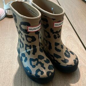 KID HUNTER RAIN BOOTS SIZE 5